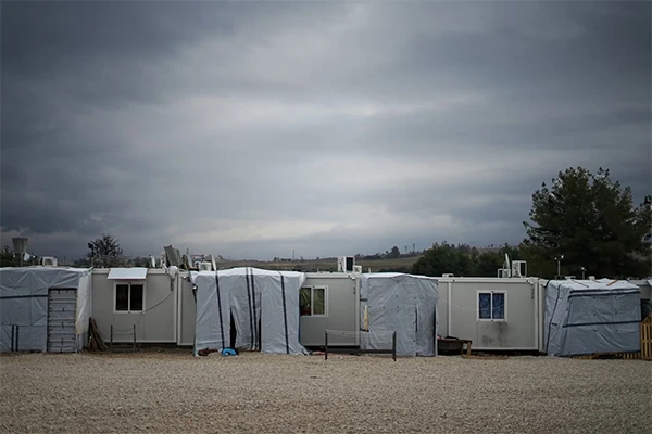 Temporary modular shelters